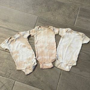 Set of 3 Natural Tie Dyed Onesies